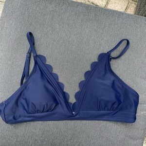 Cupshe scalloped bikini top